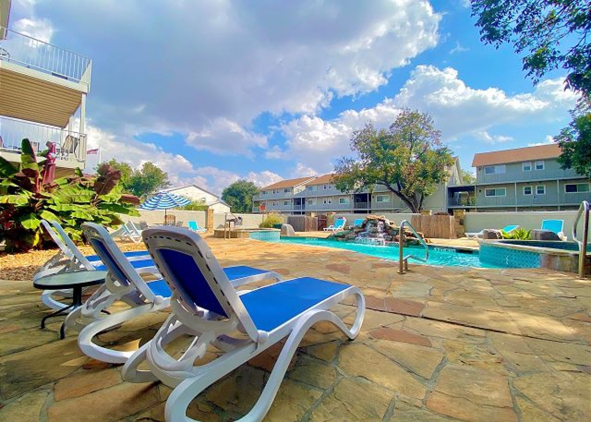 Pool side seating